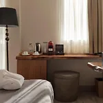 Izz Kosuyolu 4*