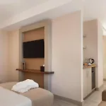 Izz Kosuyolu 4*