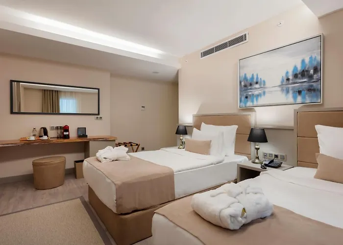 Izz Kosuyolu Hotel 4*
