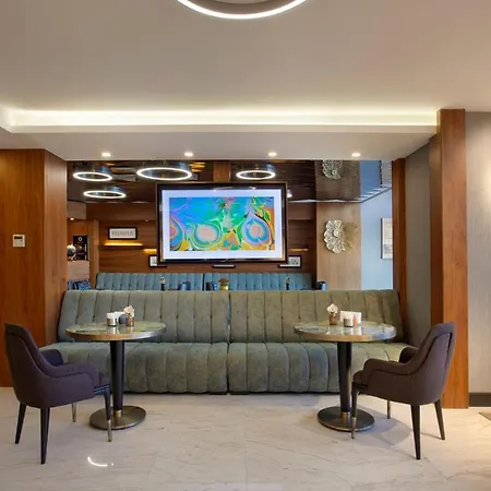 ızz Koşuyolu Otel 4*
