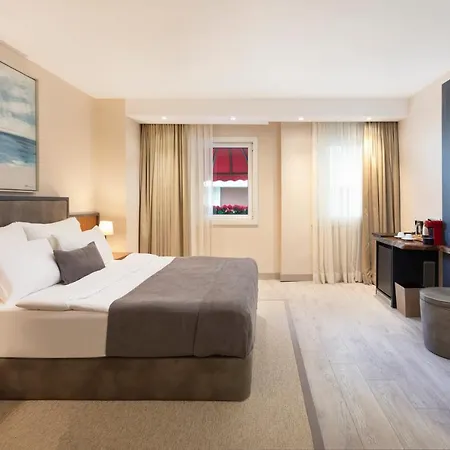 ızz Koşuyolu Otel 4*